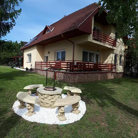 Holiday home Kardos Apartman *